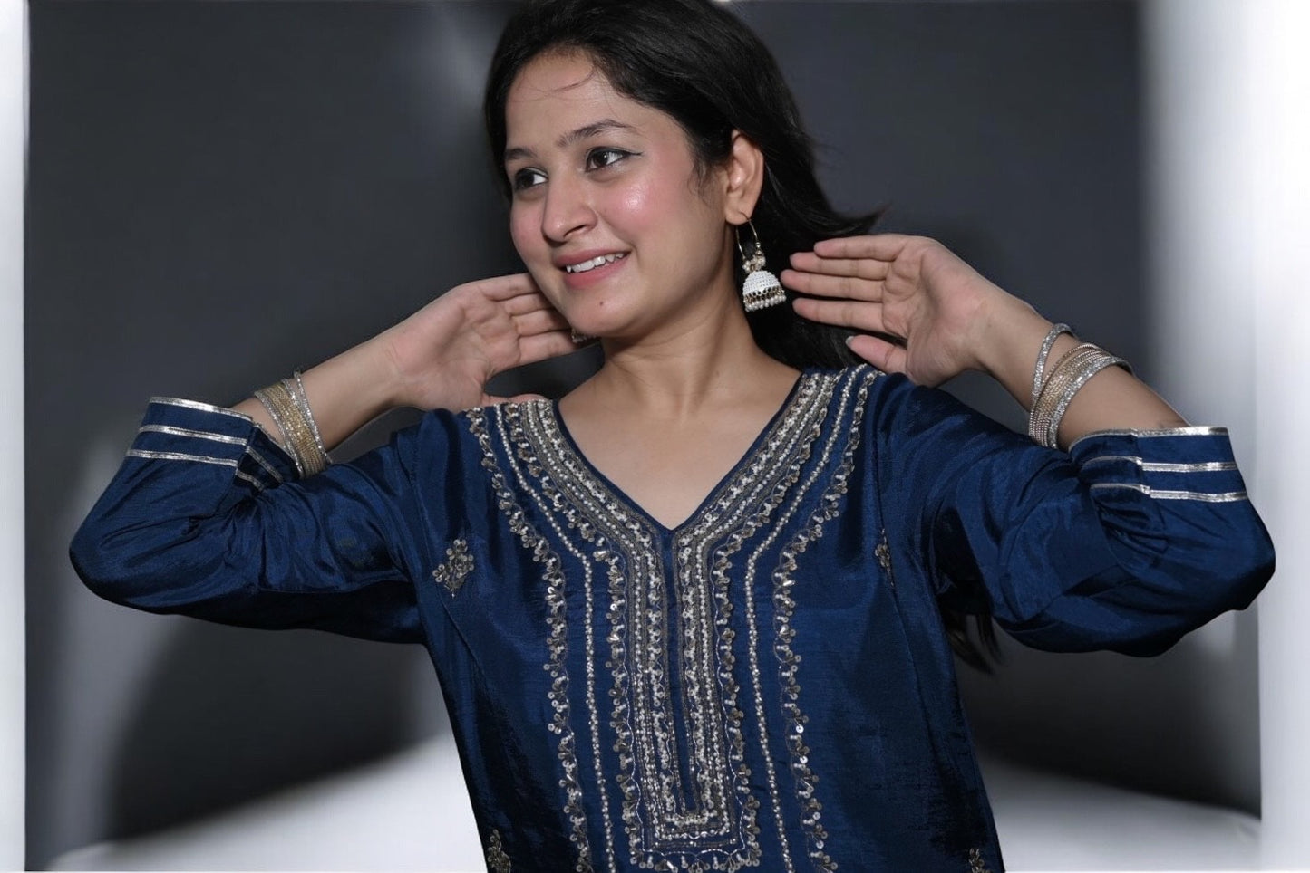 Sakhi Royal Bloom with Aqua Touch