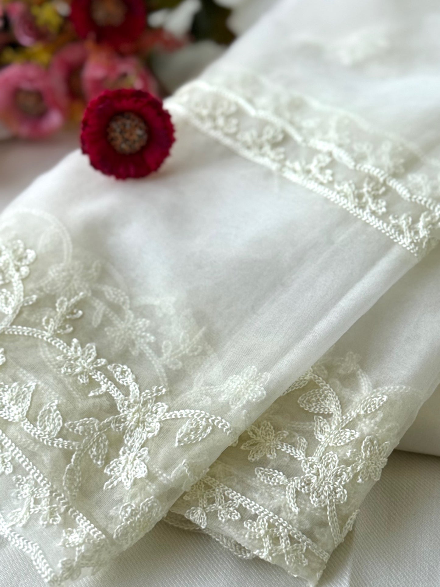 Safa – White Elegance by Sakhi Luxe