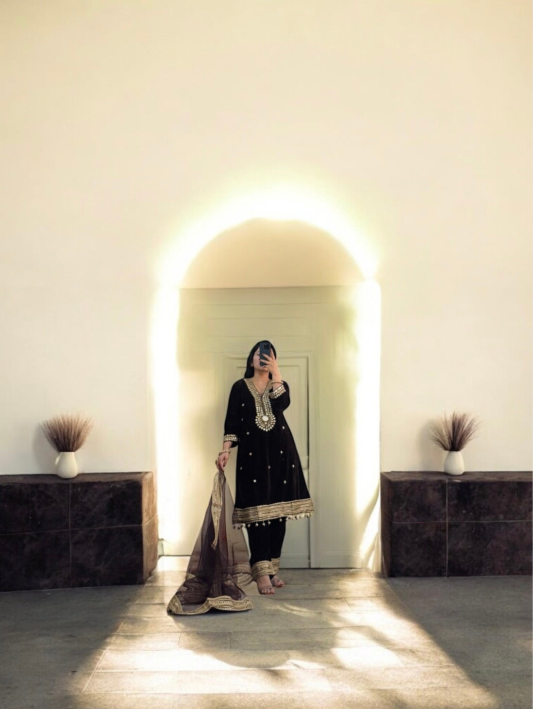 Raat ki Raunaq by Sakhi Luxe