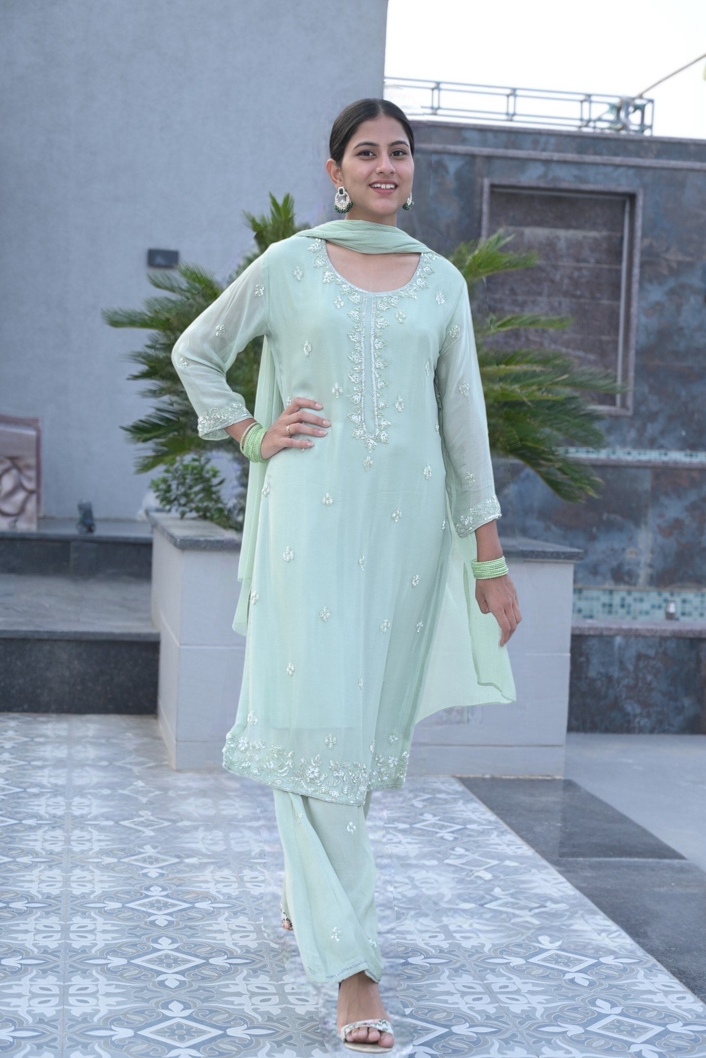 Sakhi Fresh Bloom in Mint