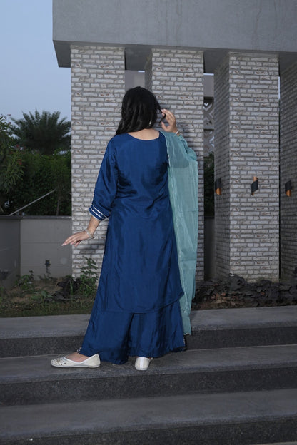 Sakhi Royal Bloom with Aqua Touch