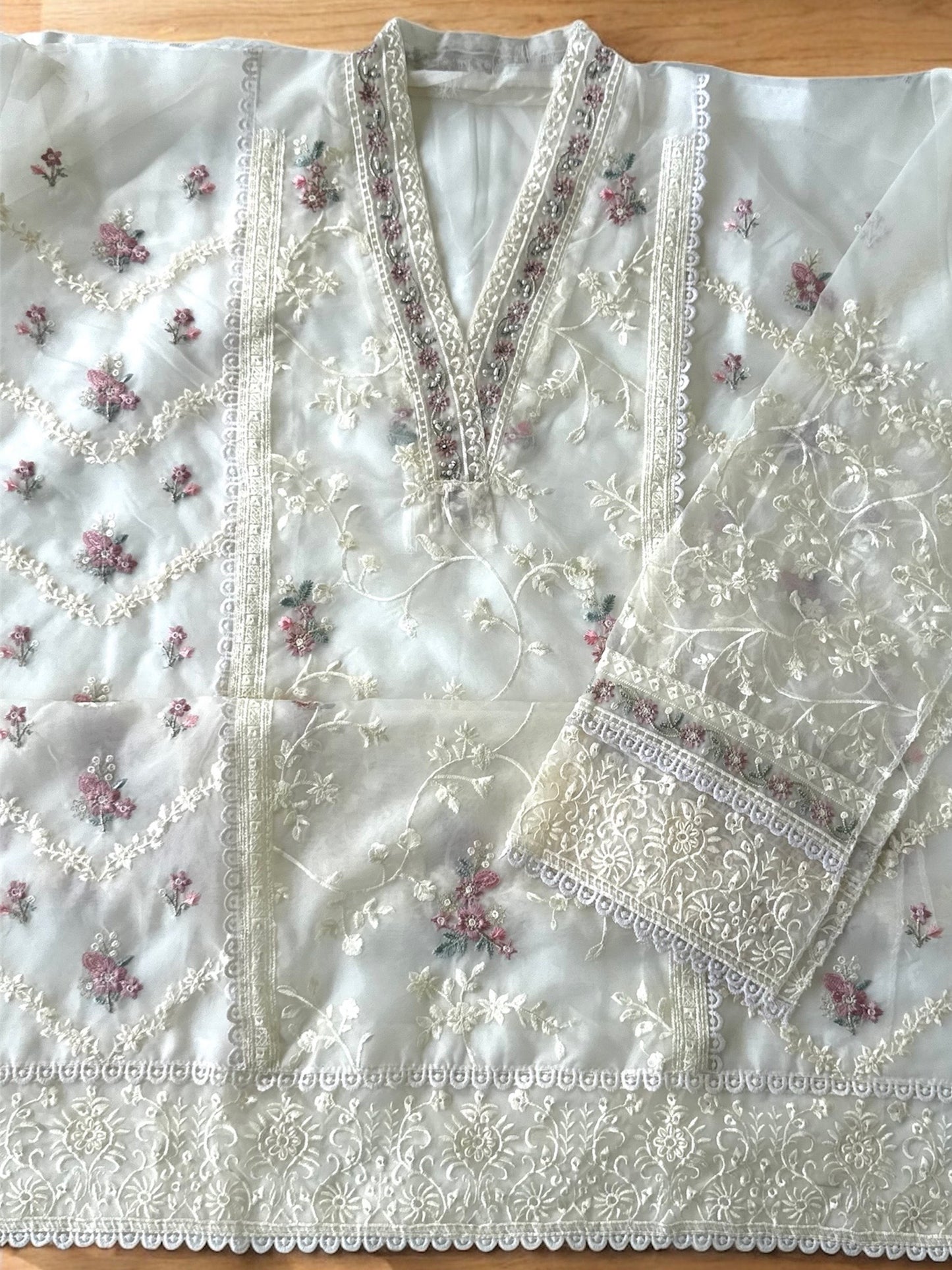Safa – White Elegance by Sakhi Luxe